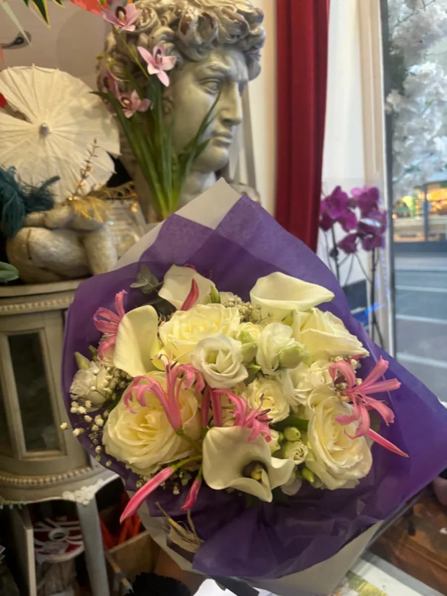 Bouquet de callas blanches & roses